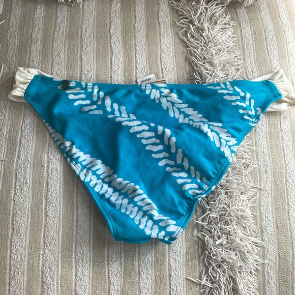 L*space blue and white bikini - Picture 4 of 6